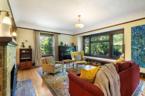 Stylish 4BR Belmont Haven with Saltwater Hot Tub